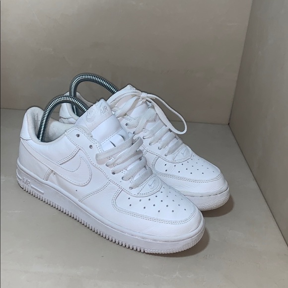 size 7 youth air force ones